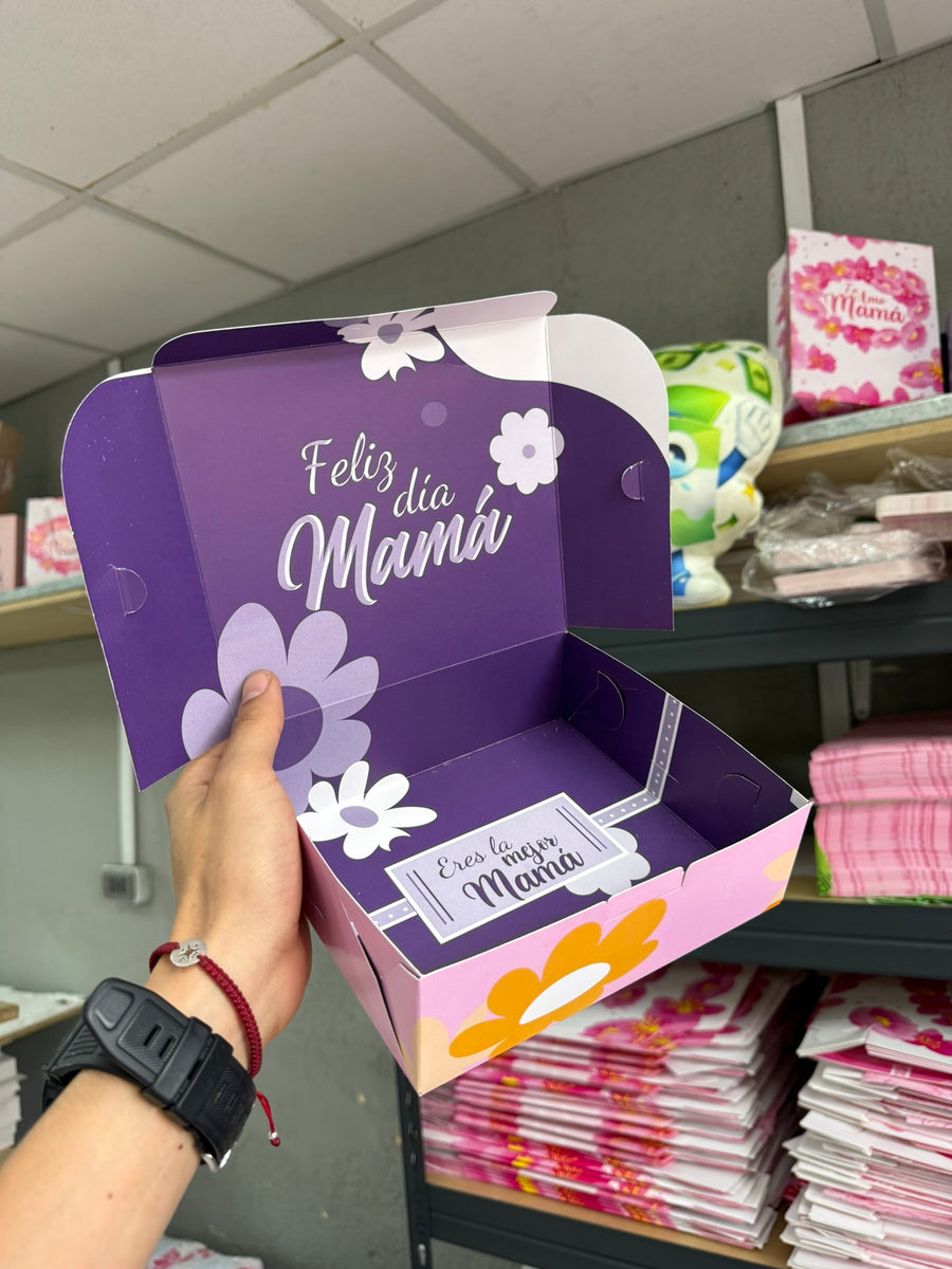 25 cajas “Te Amo Mamá” 18x16x6 cm