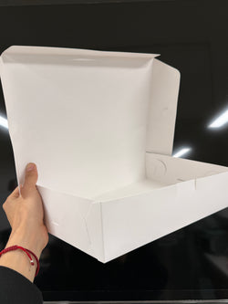 Caja blanca 31x22x7 cm